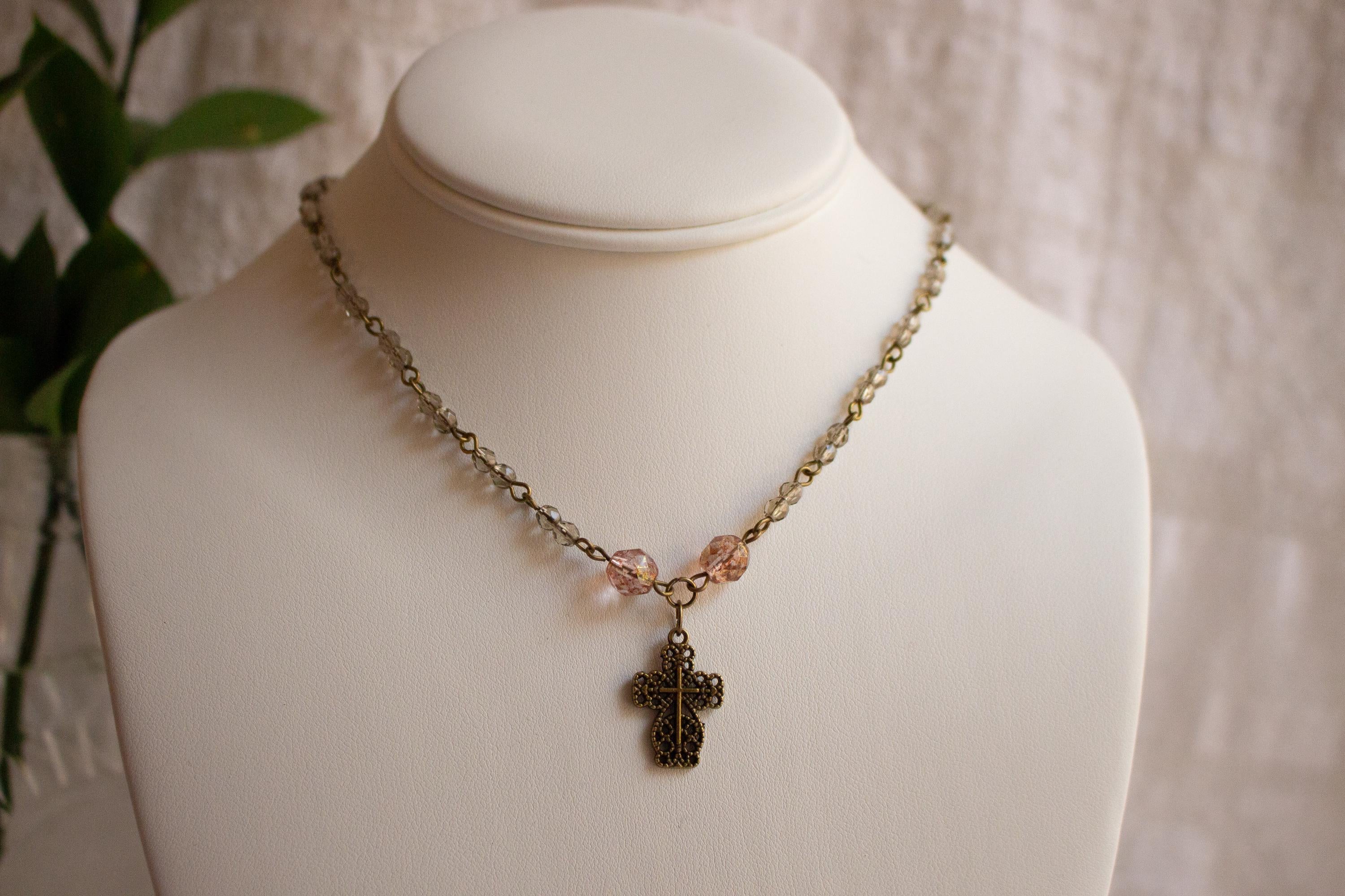 Vintage-Inspired Faceted Glass Beaded Cross Necklace – Rosary Style Religious Jewelry