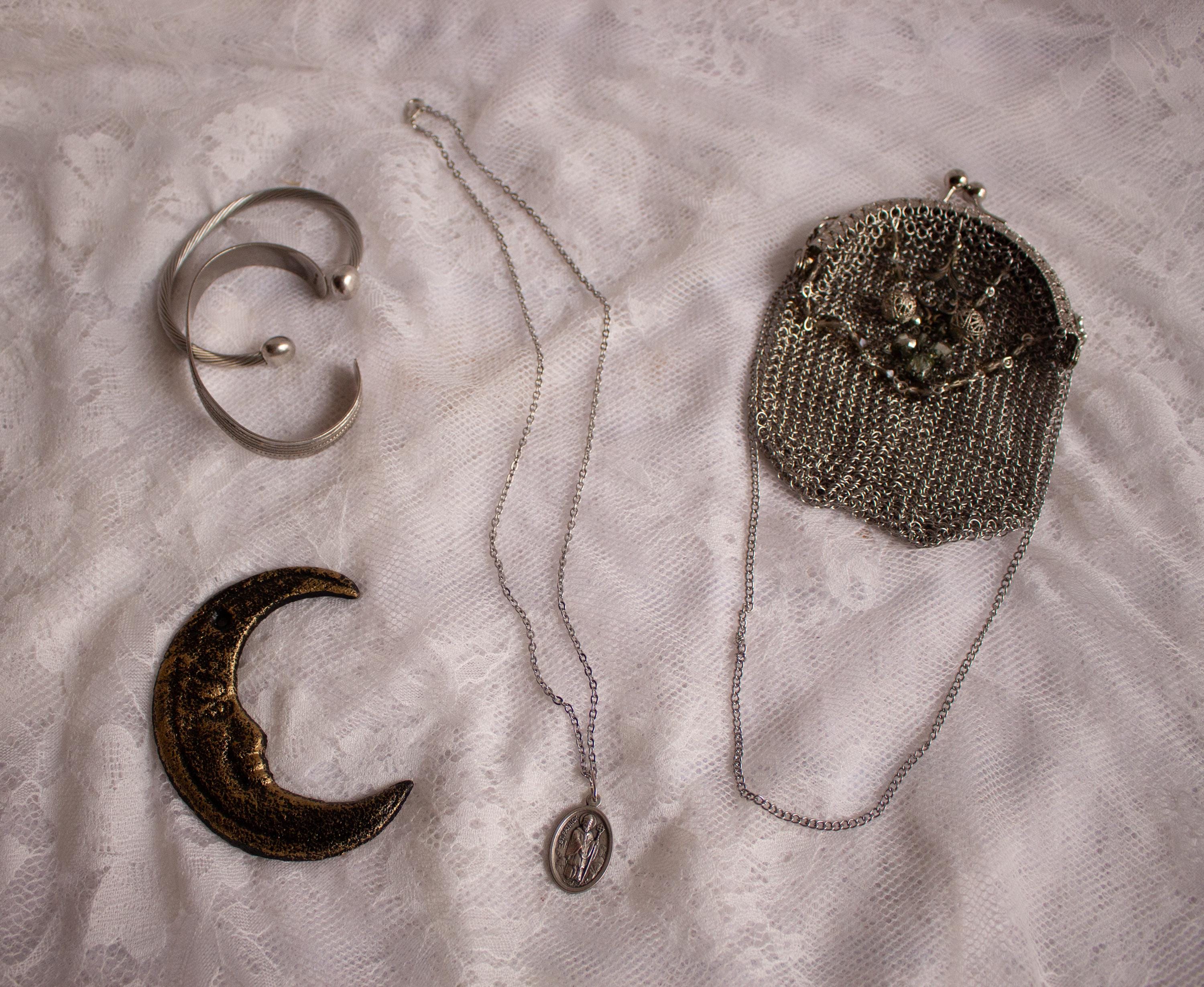 Vintage-Inspired St. Patrick and St. Bridget Pendant Necklace – Irish Saints Spiritual Jewelry