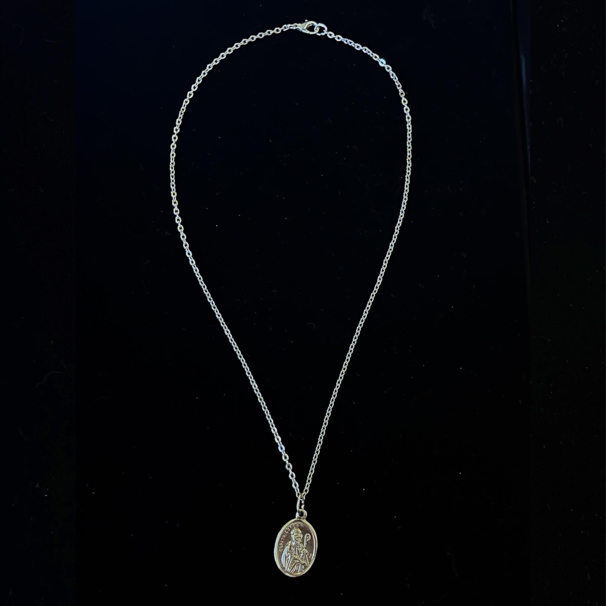 Vintage Inspired St. Patrick Pendant Necklace – Irish Heritage and Luck Jewelry