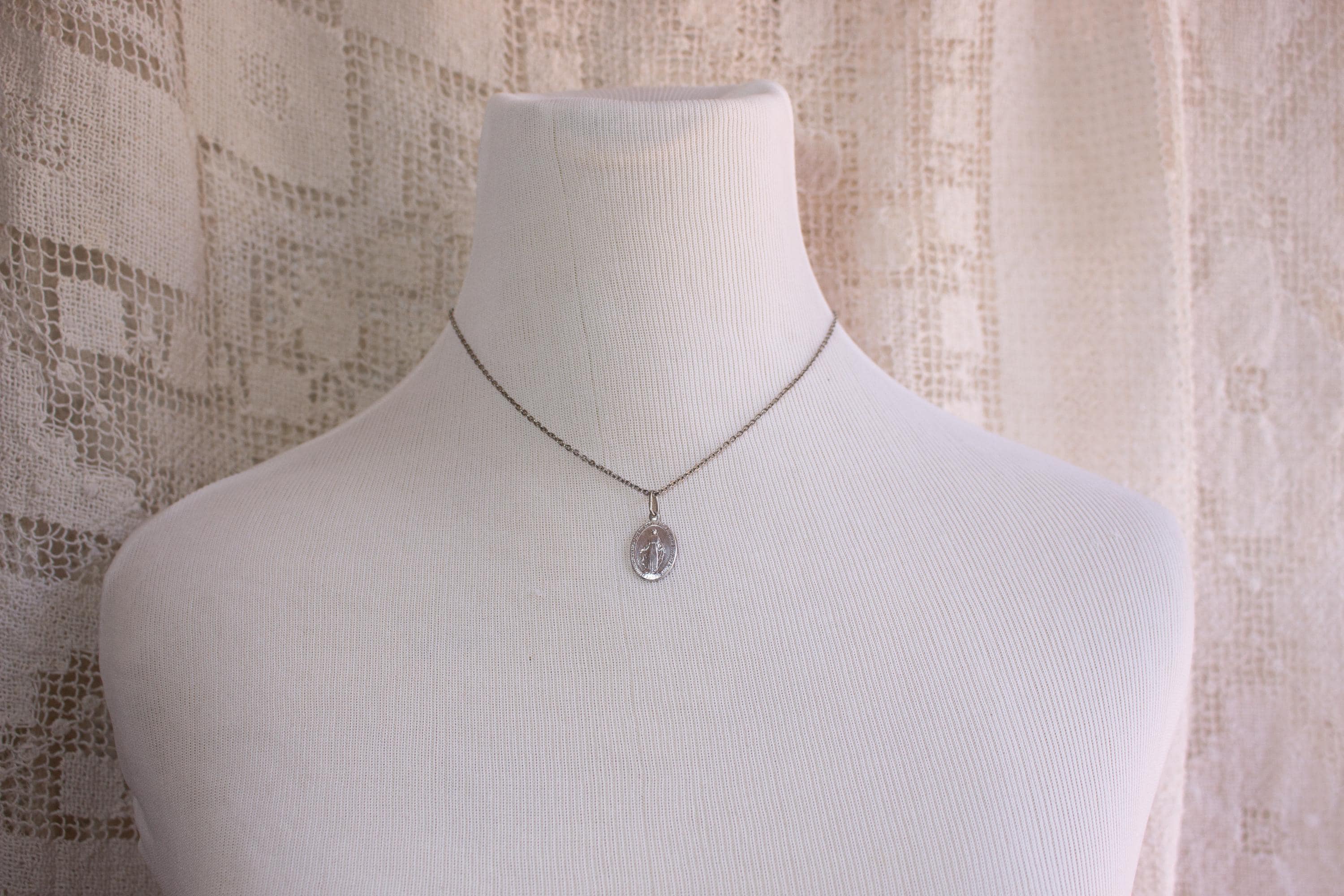 Vintage Dainty Miraculous Medal Virgin Mary Necklace – Spiritual Catholic Jewelry