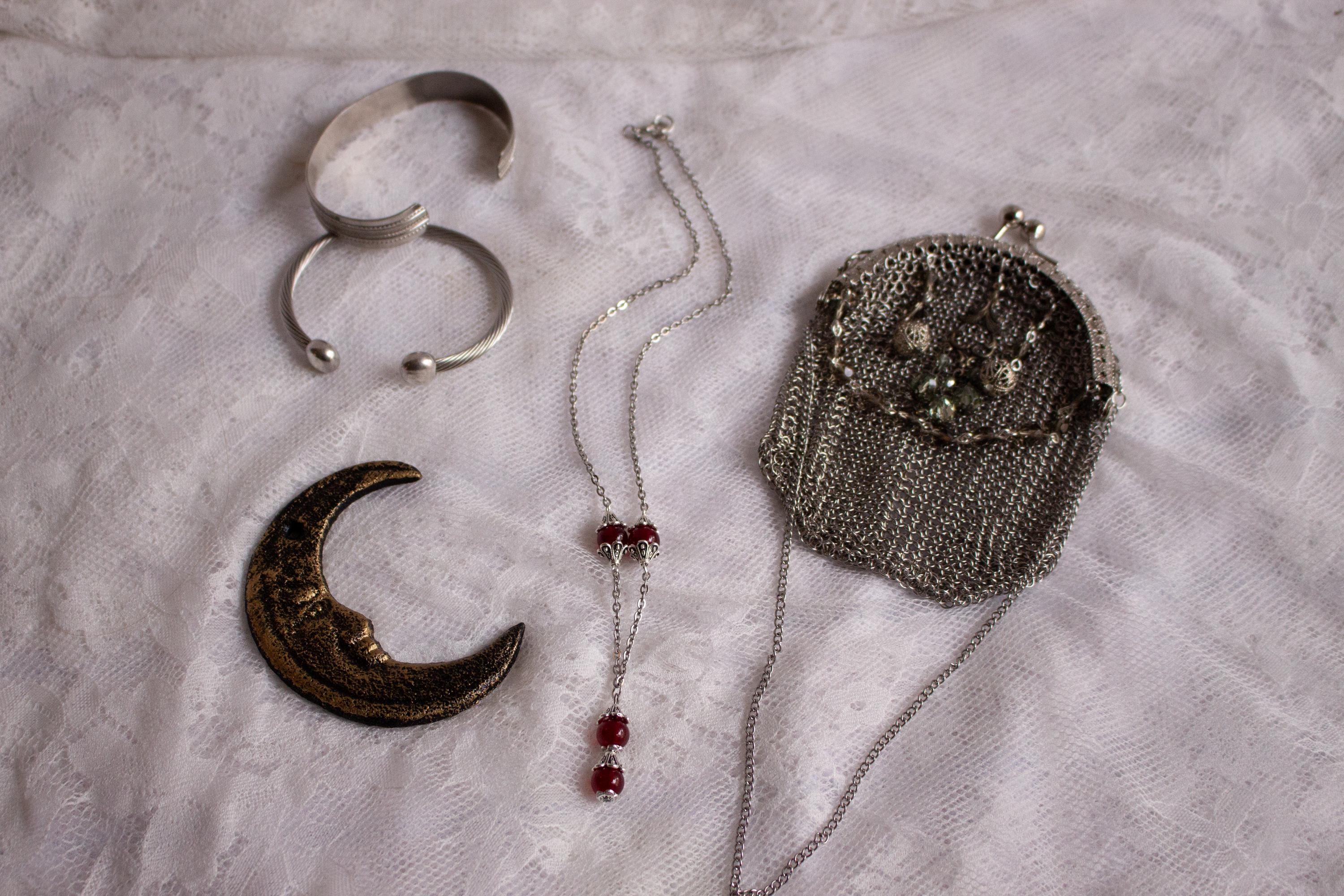 Vintage Inspired Red Delicate Flower Drop Glass Beaded Necklace – Romantic Handmade Jewelry