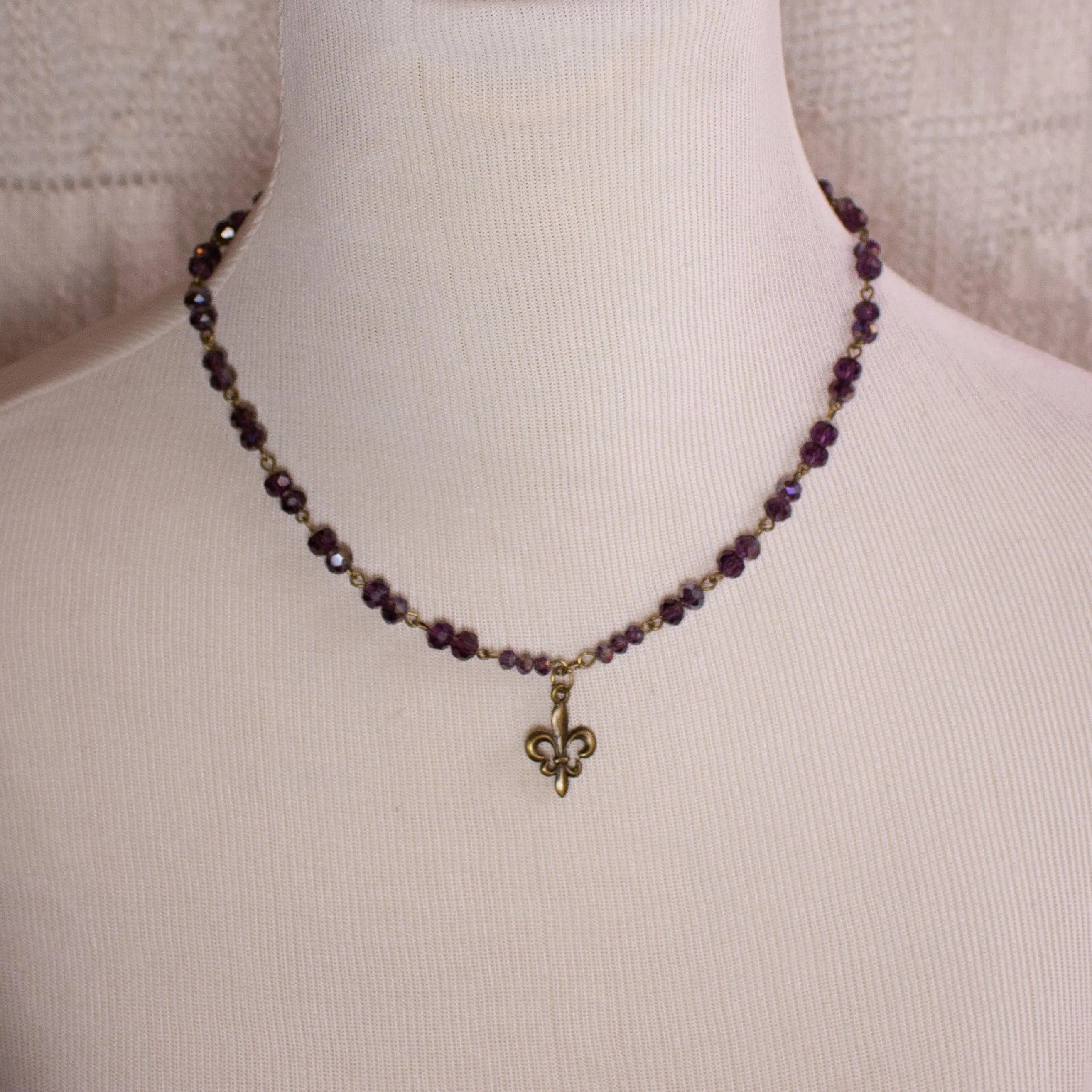 Purple Beaded Fleur-de-Lis Necklace – Vintage Inspired French Royalty Pendant Jewelry
