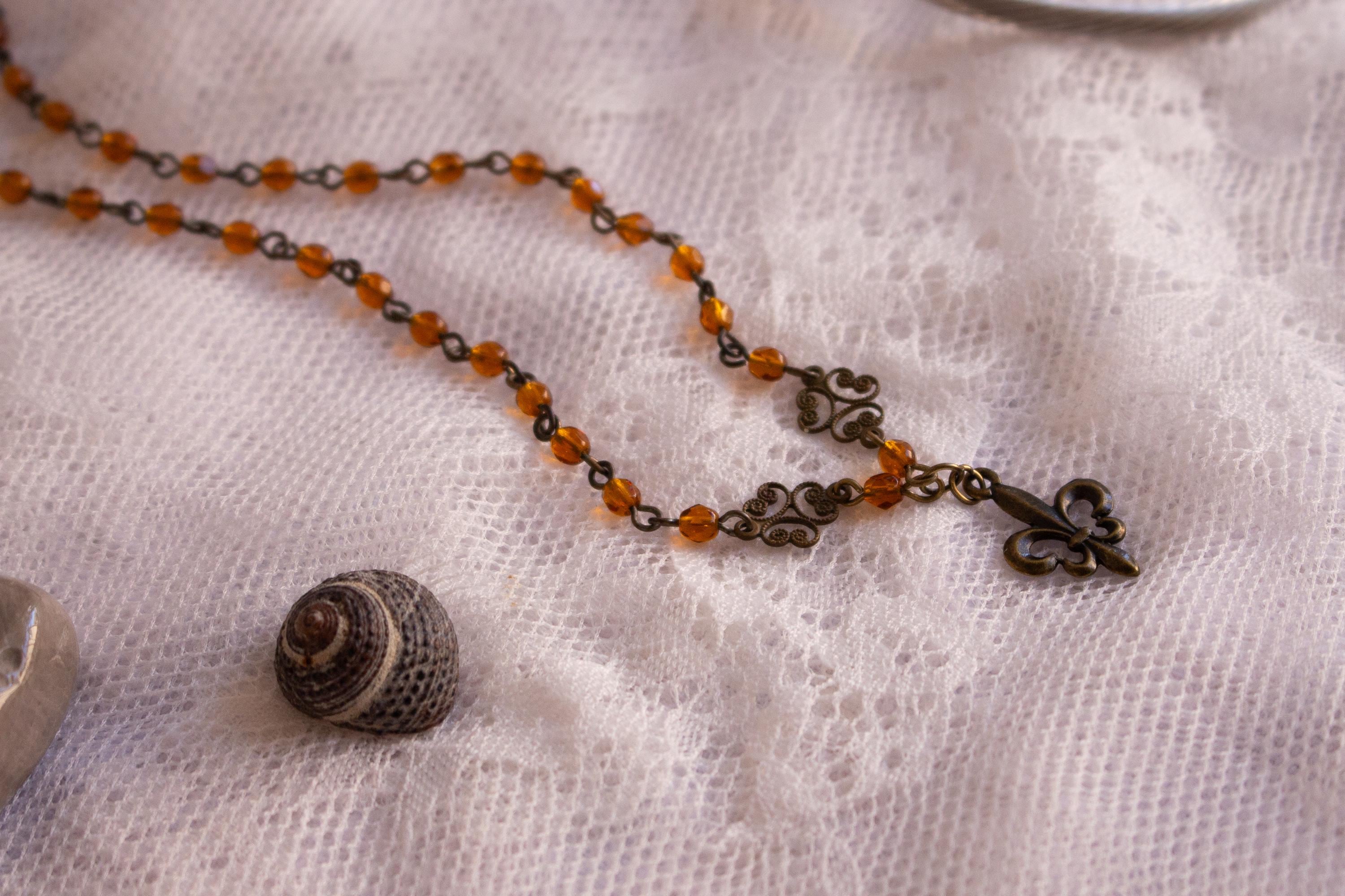 Fleur-de-Lis Beaded Necklace – Vintage Inspired Handmade Pendant with Bronze Filigree