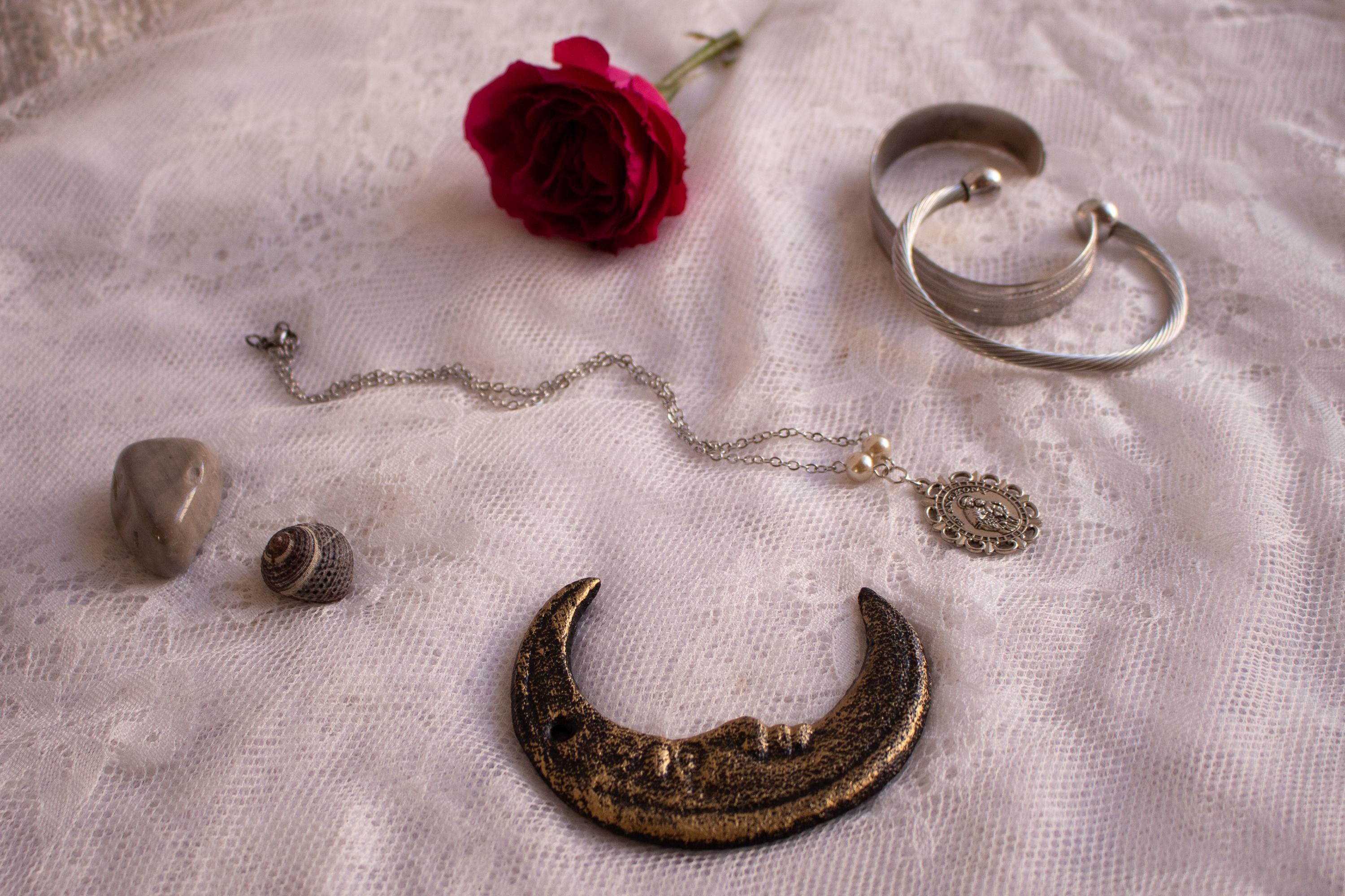 St. Anthony Pearl Pendant Necklace – Vintage Inspired Catholic Jewelry with Faux Pearl Beads