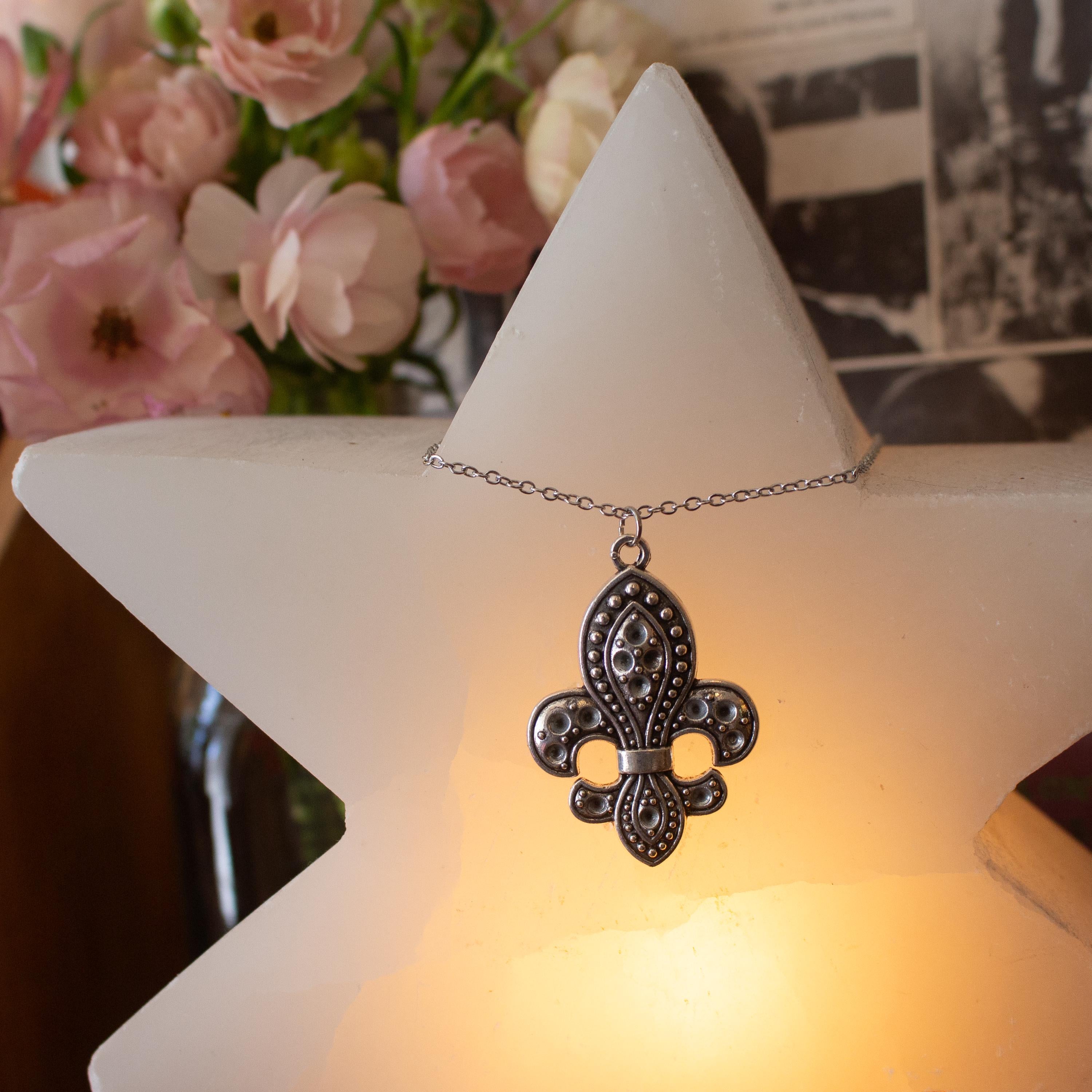 Vintage Inspired Silver Necklace Fleur-De-Lis Pendant Necklace