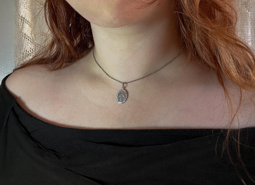 Vintage Dainty Miraculous Medal Virgin Mary Necklace – Spiritual Catholic Jewelry