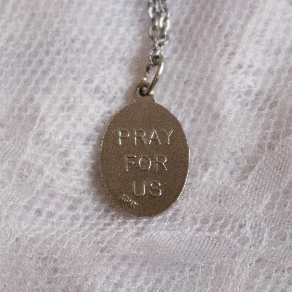 Vintage Inspired St. Patrick Pendant Necklace – Irish Heritage and Luck Jewelry