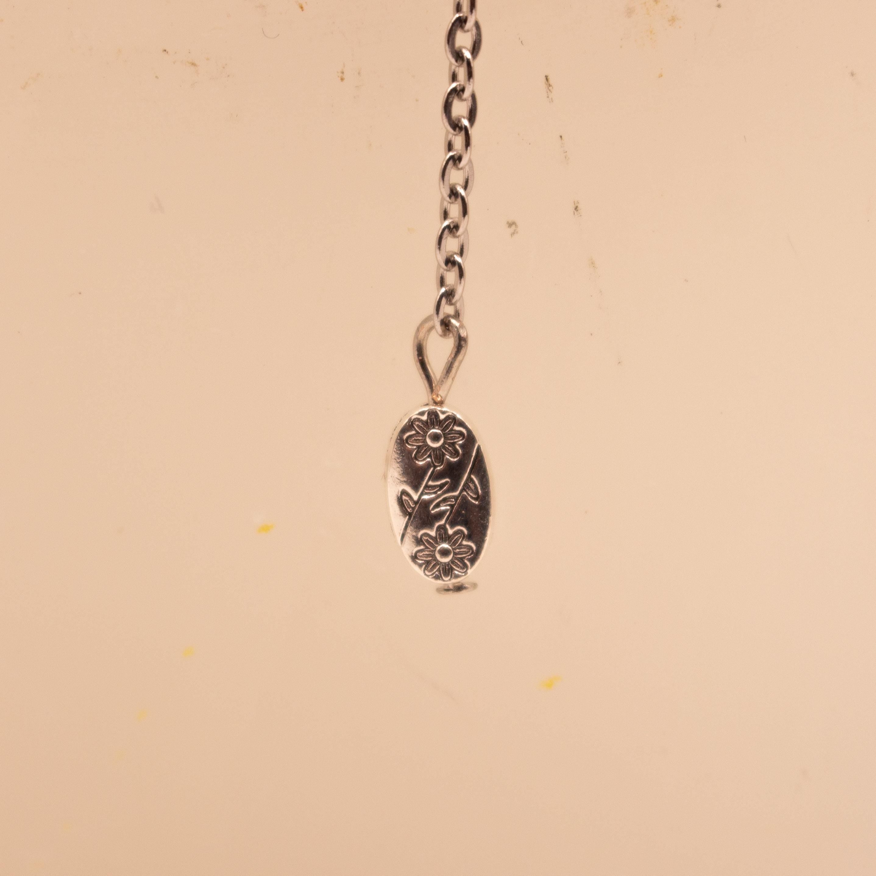 Vintage Floral Filigree Y Necklace: Sterling Silver & Alloy