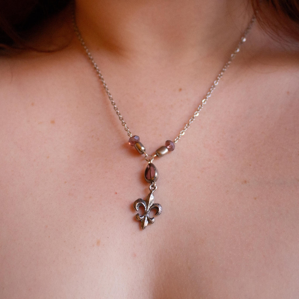 Vintage Inspired Sterling Silver Necklace ⋆ Fleur-de-Lis Pendant with Pink Beads