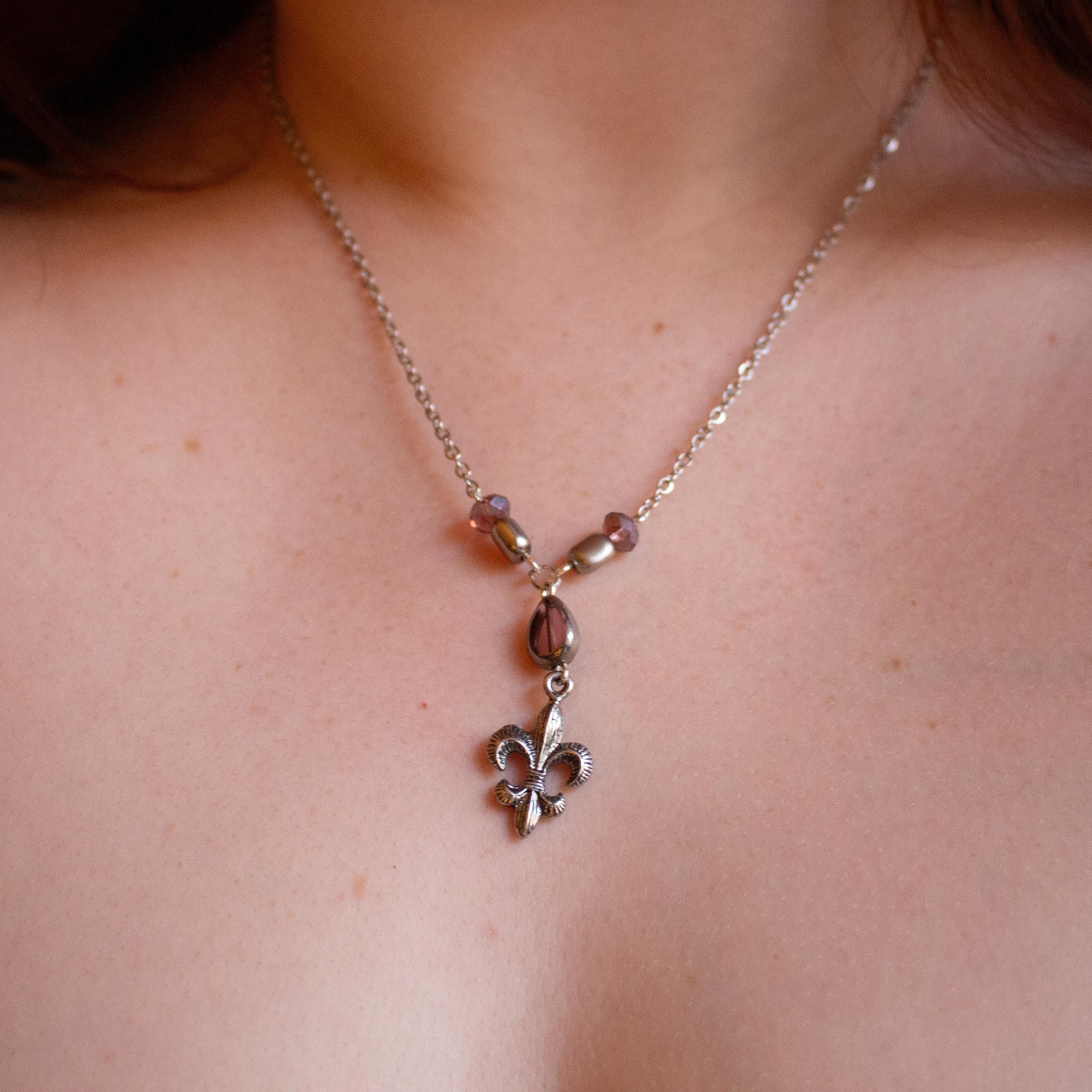 Vintage Inspired Sterling Silver Necklace ⋆ Fleur-de-Lis Pendant with Pink Beads
