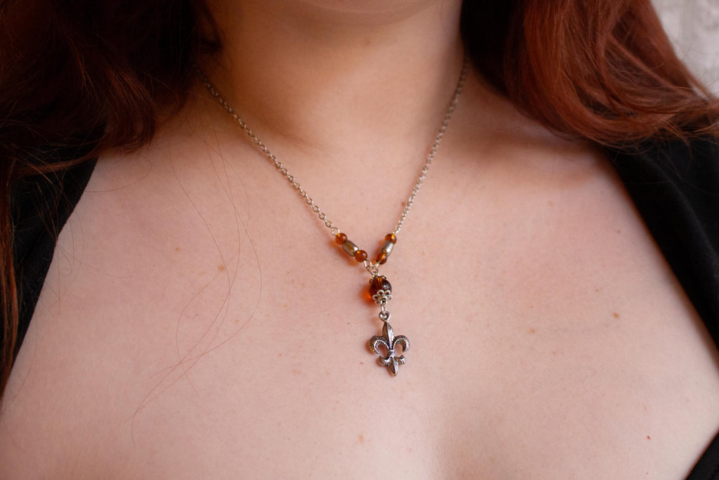 Vintage Inspired Sterling Silver Necklace ⋆ Fleur-de-Lis Pendant with Orange Beads