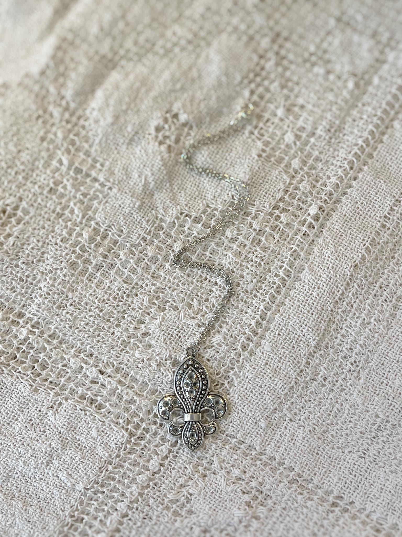 Vintage Inspired Silver Necklace Fleur-De-Lis Pendant Necklace