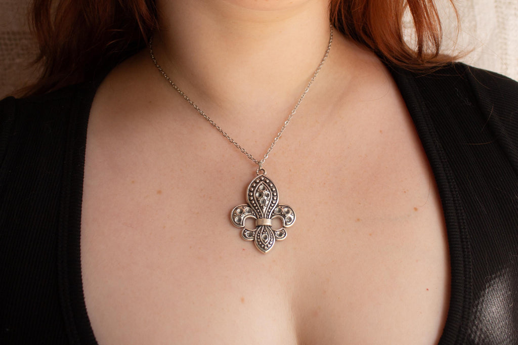 Vintage Inspired Silver Necklace Fleur-De-Lis Pendant Necklace